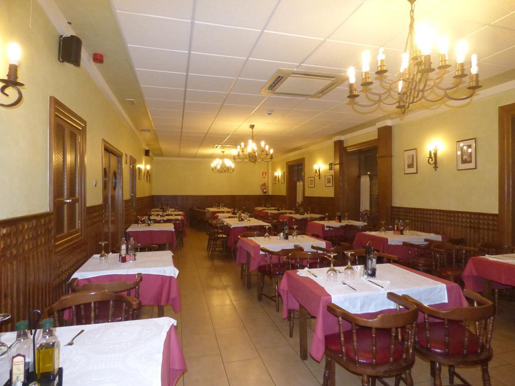 Hostal La Perdiz Sonseca Bagian luar foto