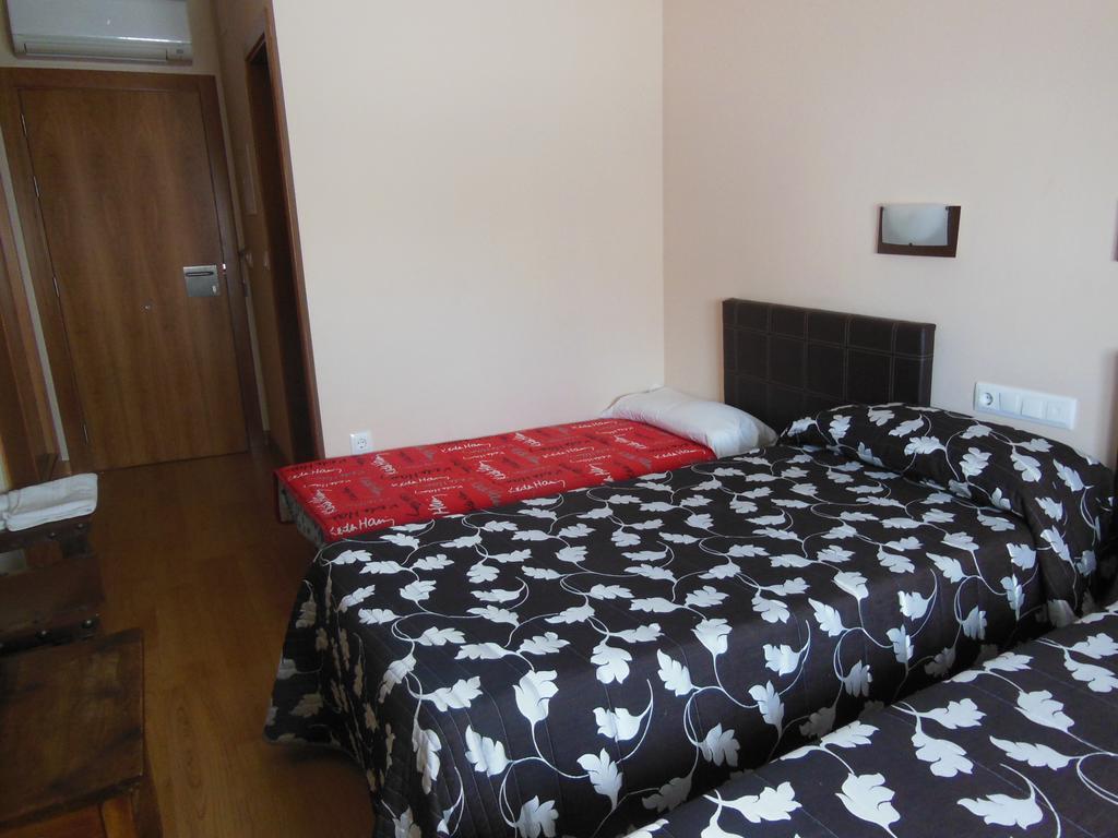 Hostal La Perdiz Sonseca Bagian luar foto